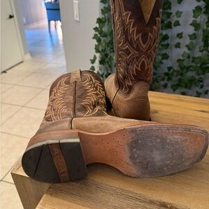 Ariat Men's Tan and Brown Western Boots
